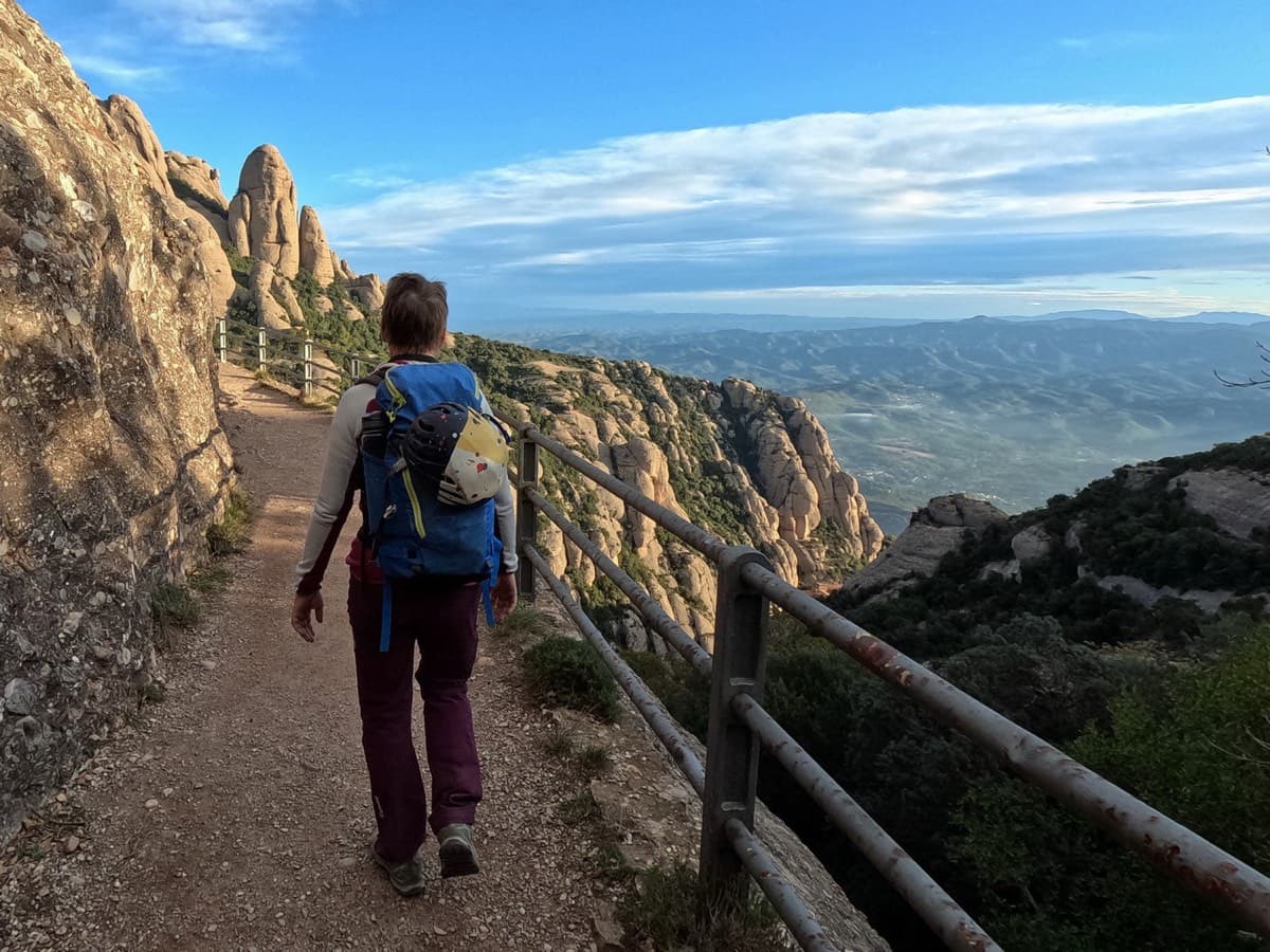 On the railed Sant Jeroni path during the walk-in to 98 Octanos (November 2023).