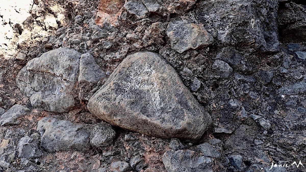 The cobble with a letter 'A' scratched on it that marks the start of Anorexia.