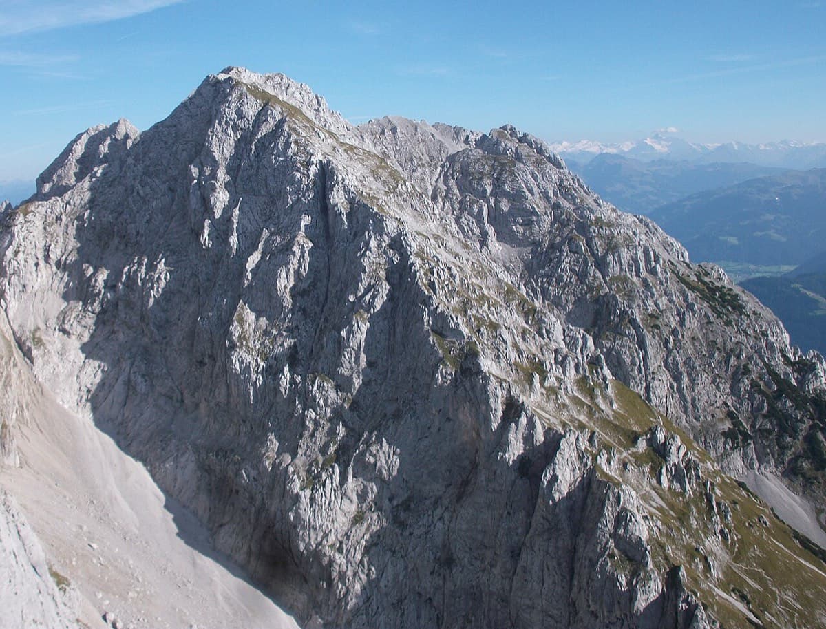 The Treffauer from the north-west, with the Tuxeck behind