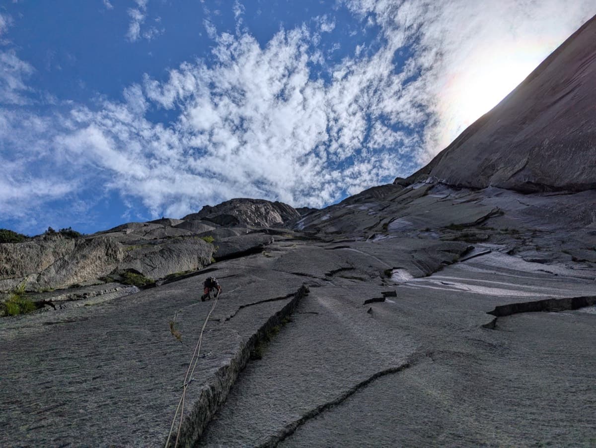 The crack of pitch 5 (Kurvenriss) on Savoir Vivre, Gelmerfluh