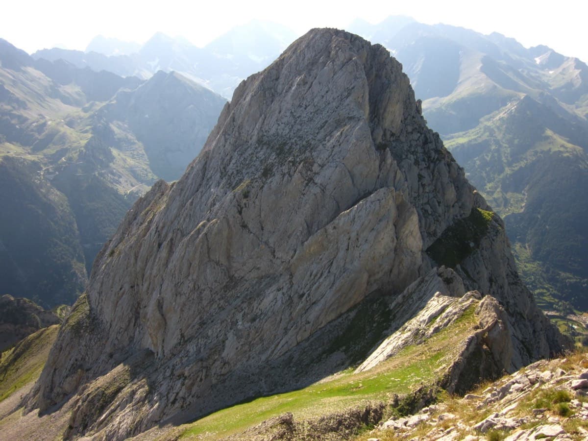 The Peña Foratata above Formigal and the Tena valley (general view of the peak, not of the route's wall)
