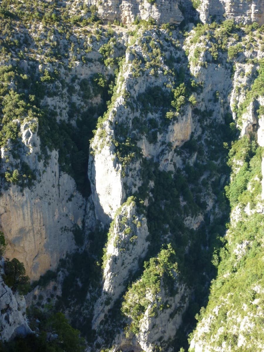 The Herbetto ridge in the Imbut sector of the Verdon, seen from the Imbut path