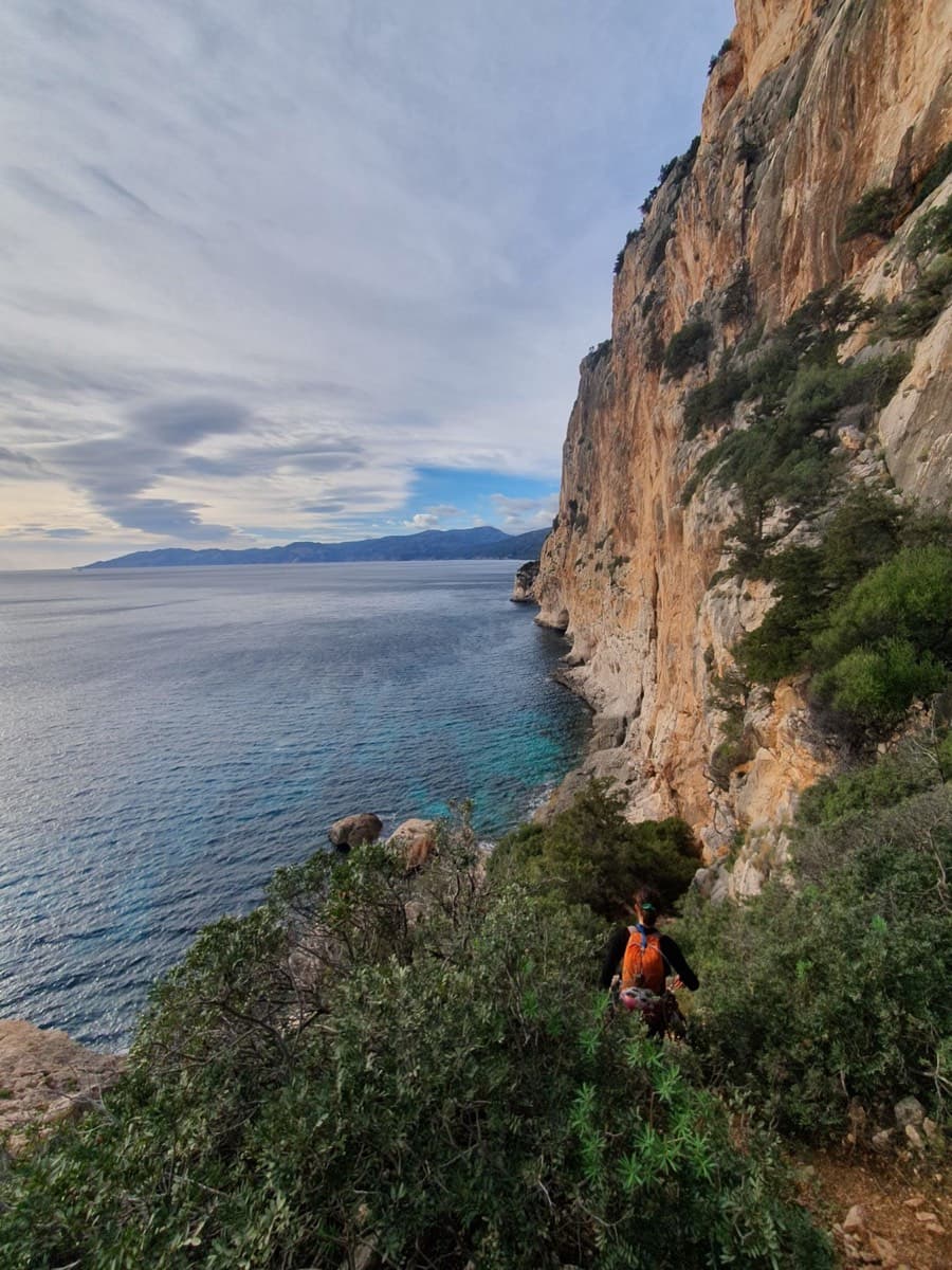 The Biddiriscottai sea cliff north of Cala Gonone, seen from the approach path to Oceano Mare
