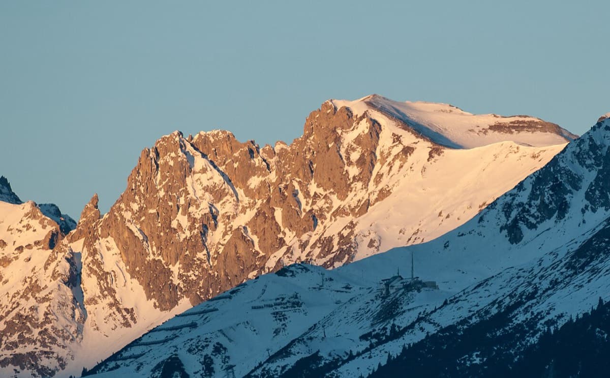 Frau Hitt and the Westliche and Östliche Sattelspitze on the Innsbruck Nordkette, seen from the east