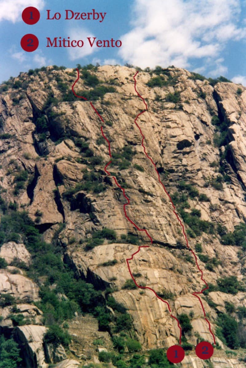 Topo of Lo Dzerby (line 1) and Mitico Vento on the Corma di Machaby, Arnad