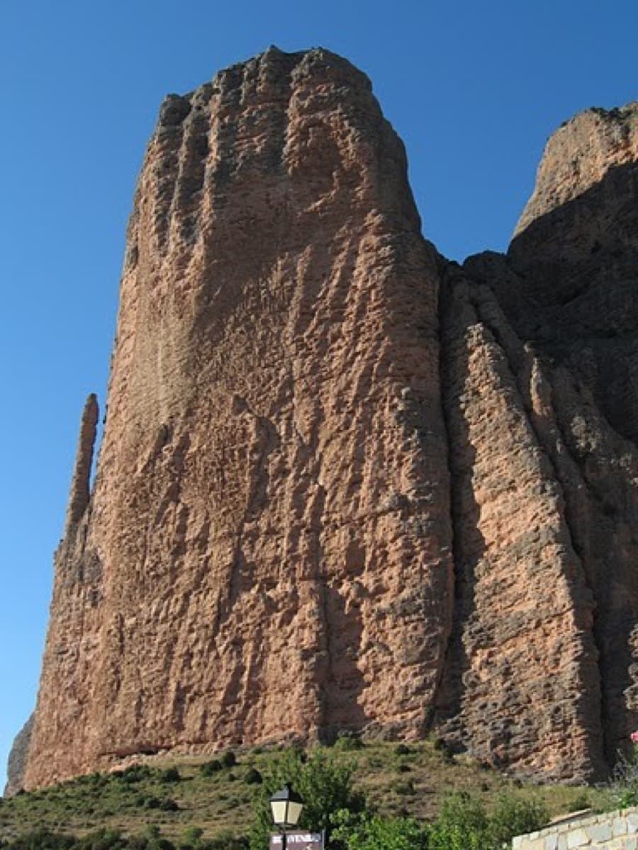 The Adamelo spur on Mallo Pisón, Riglos